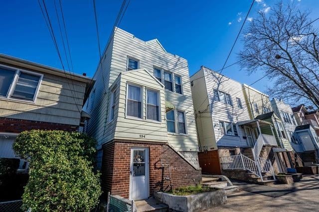 254 TERRACE AVE