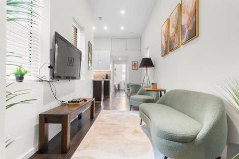 Townhouse For Sale - 86 Essex St #2C<br/> Hudson County, Jersey City, NJ 07302