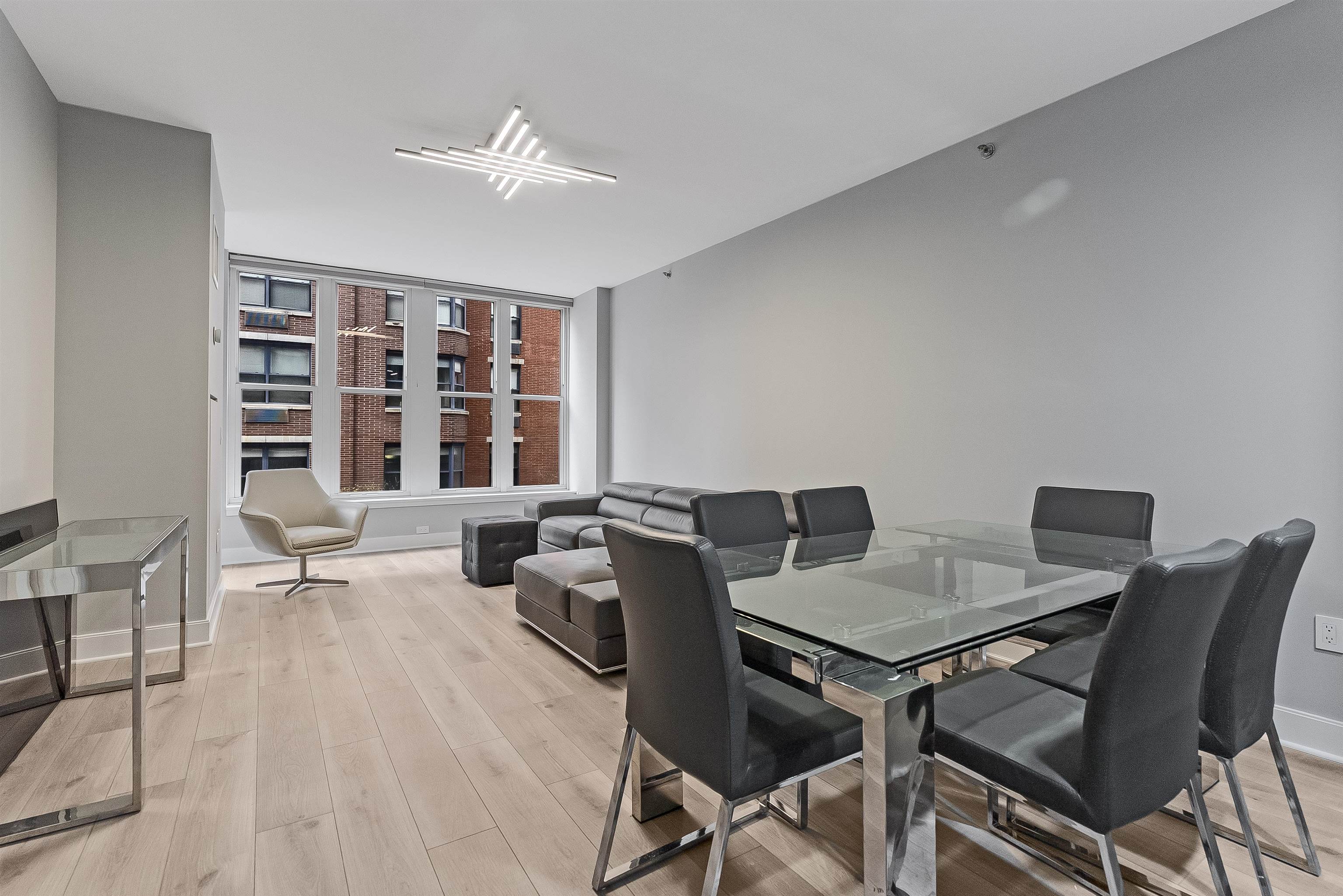 1125 MAXWELL LANE 440