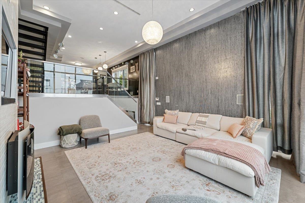 760 Undercliff Ave, Edgewater, New Jersey image 11