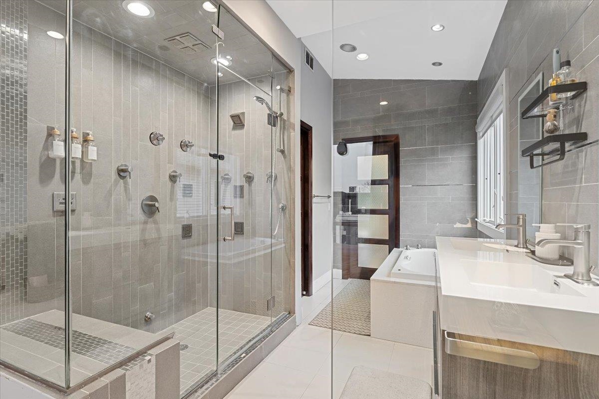 760 Undercliff Ave, Edgewater, New Jersey image 38