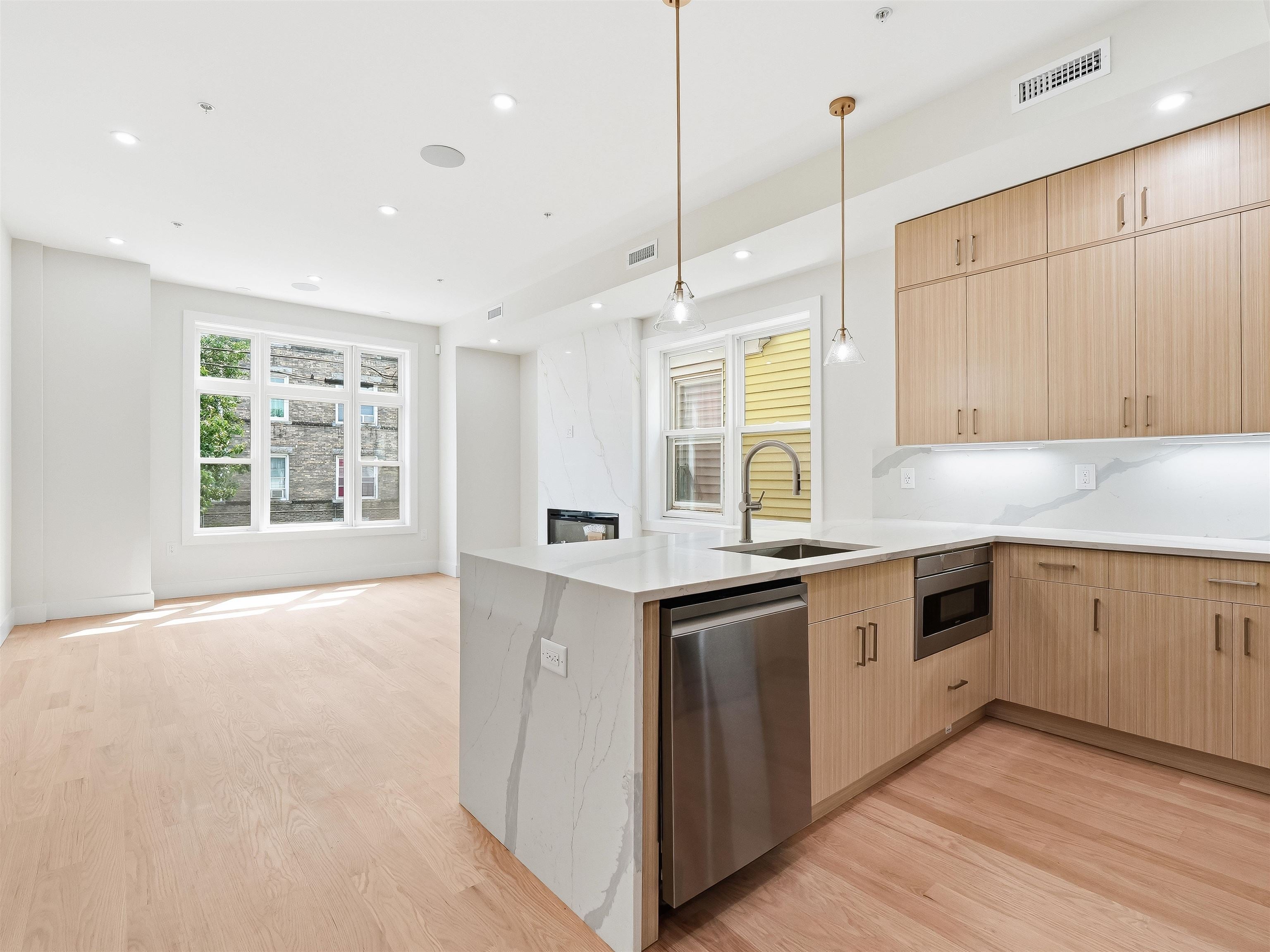 152 BLEECKER ST 2