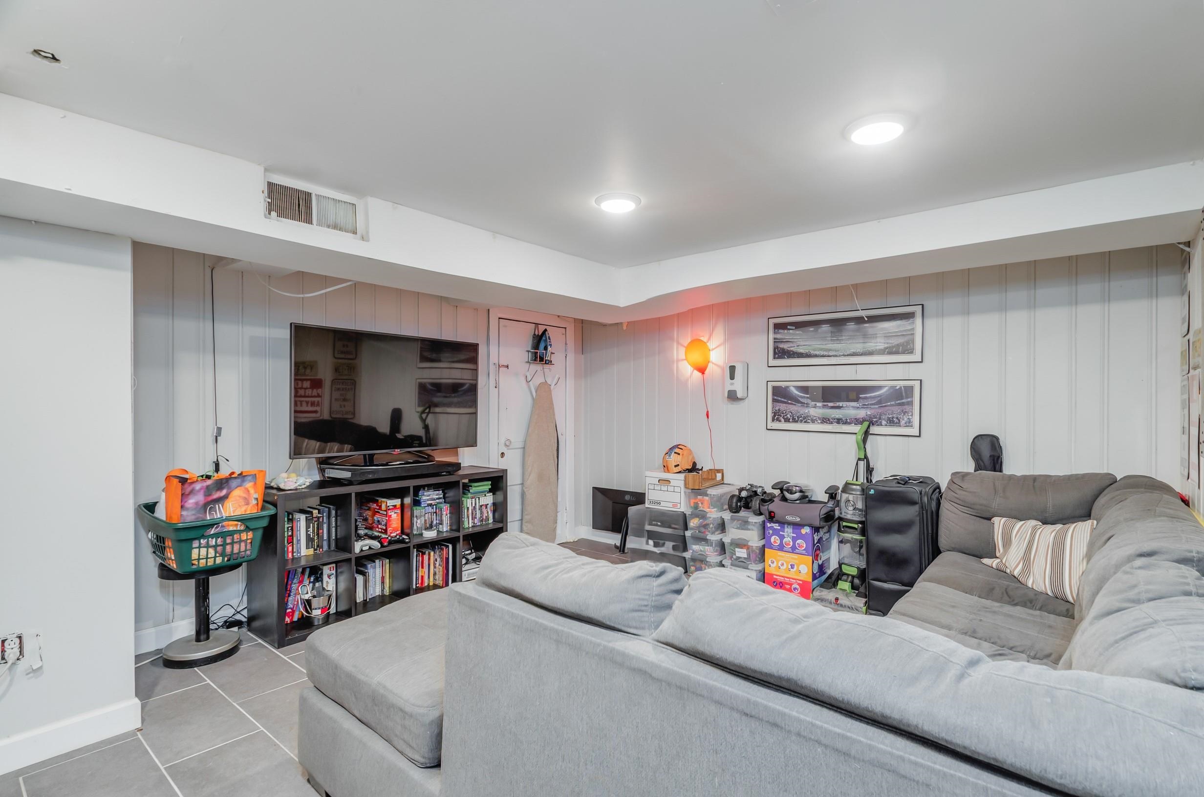 188 West 26th St, Bayonne, New Jersey image 14