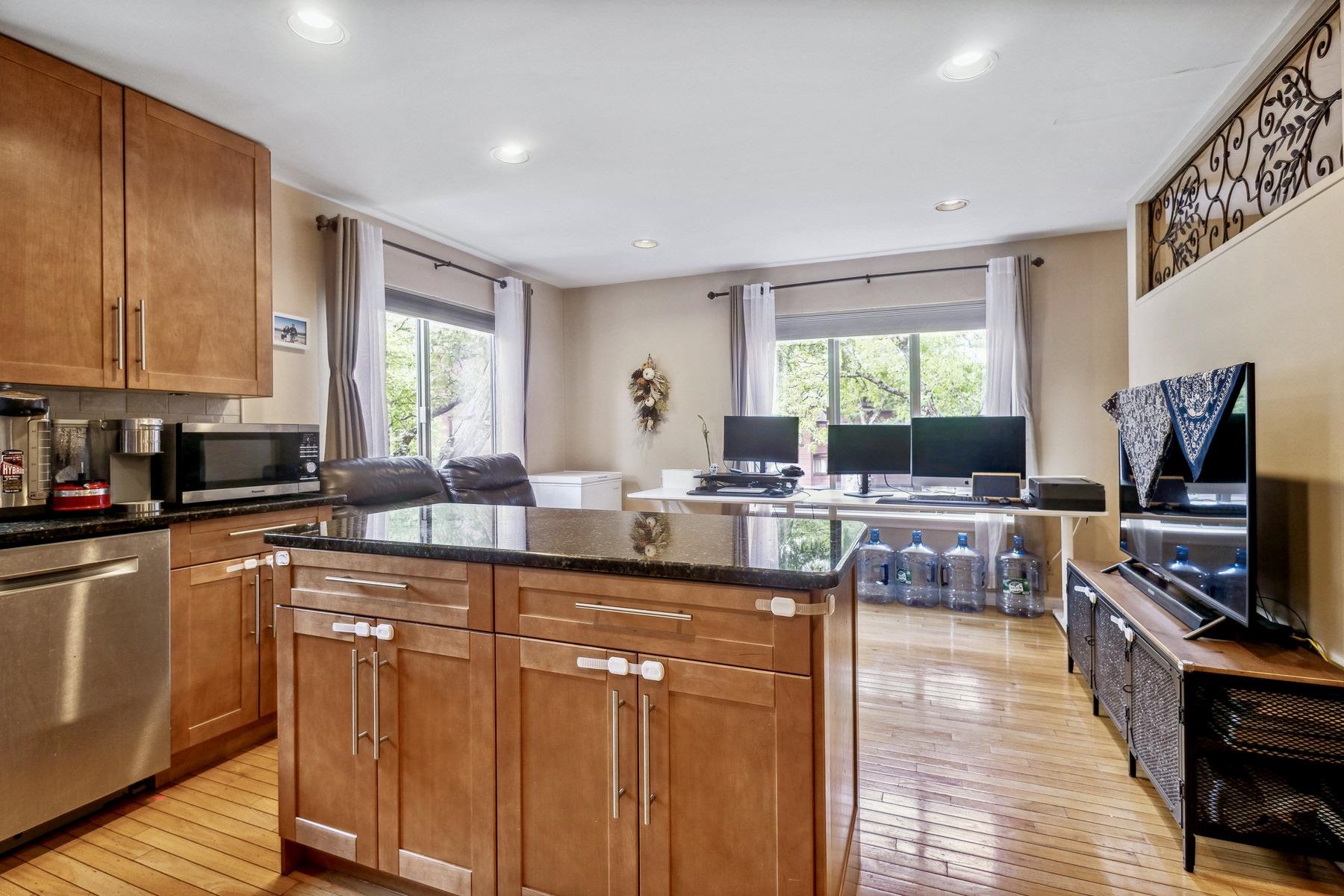 292 Sunset Key #292, Secaucus, New Jersey image 2