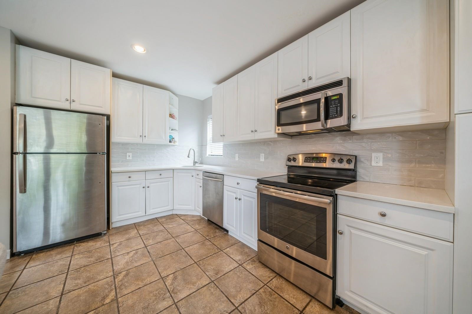 8915 Bergenwood Ave #48, North Bergen, New Jersey image 12