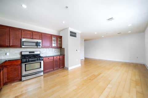Condo For Sale - 769 Montgomery St #501<br/> Jersey City, NJ 07306