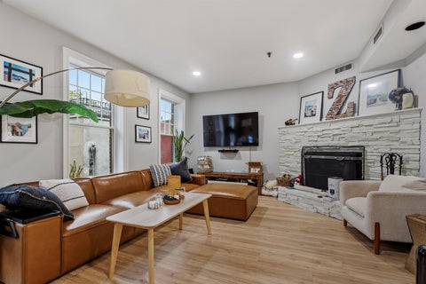 Condo For Sale - 135 Garden St #7<br/> Hoboken, NJ 07030