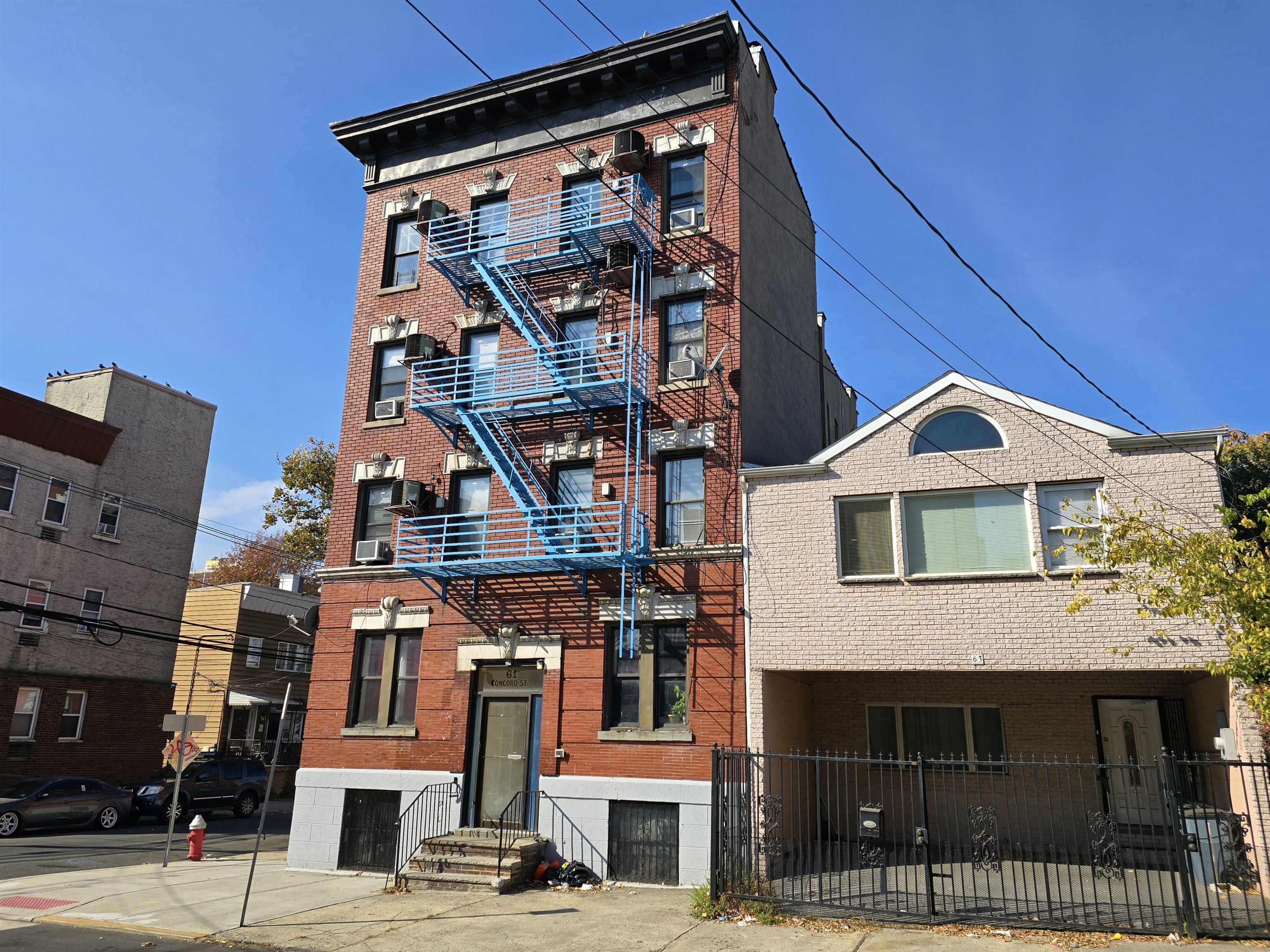 61 CONCORD ST