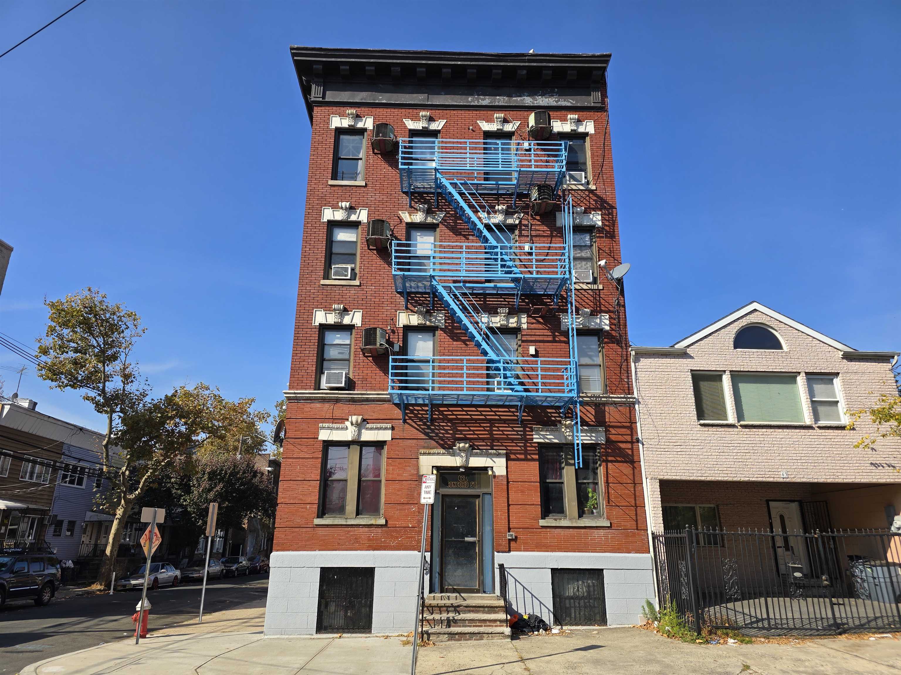61 CONCORD ST