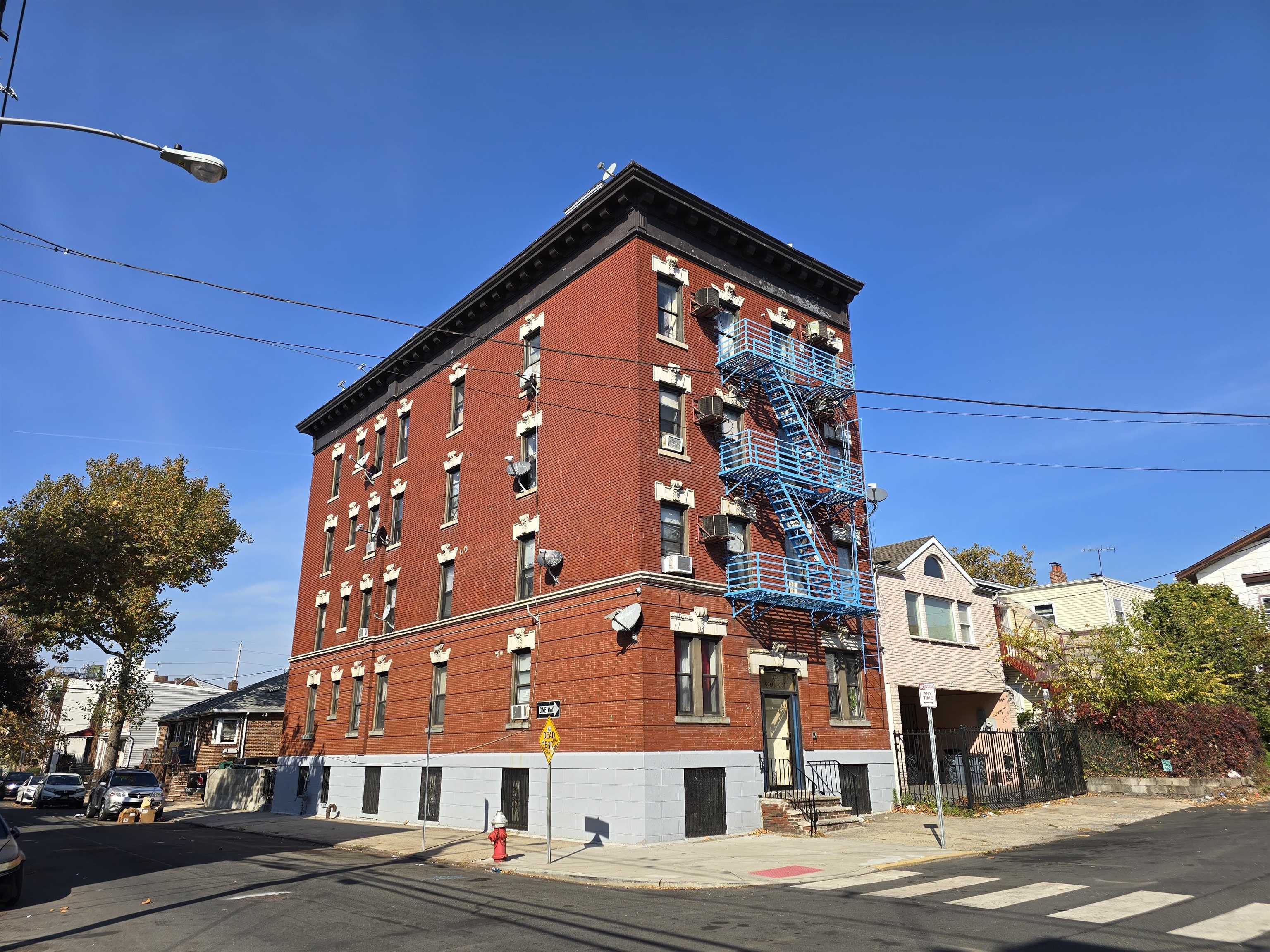 61 CONCORD ST
