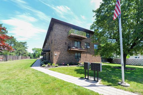 Condo For Sale - 729 10th St #2F<br/> Secaucus, NJ 07094