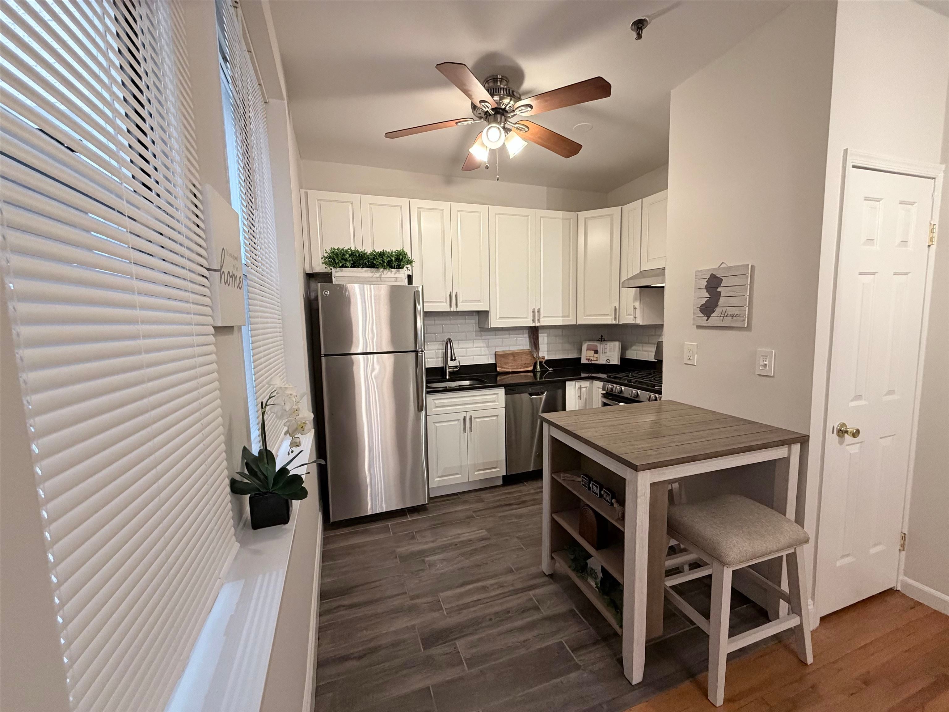 Search Homes 2 711 WILLOW AVE 2C