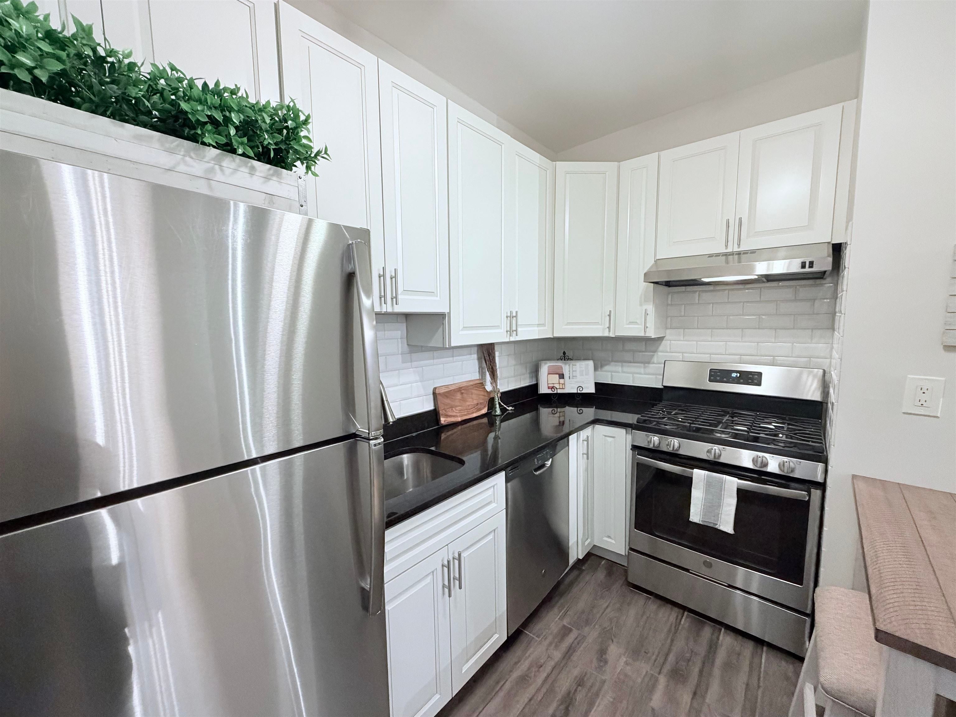 Search Homes 1 711 WILLOW AVE 2C