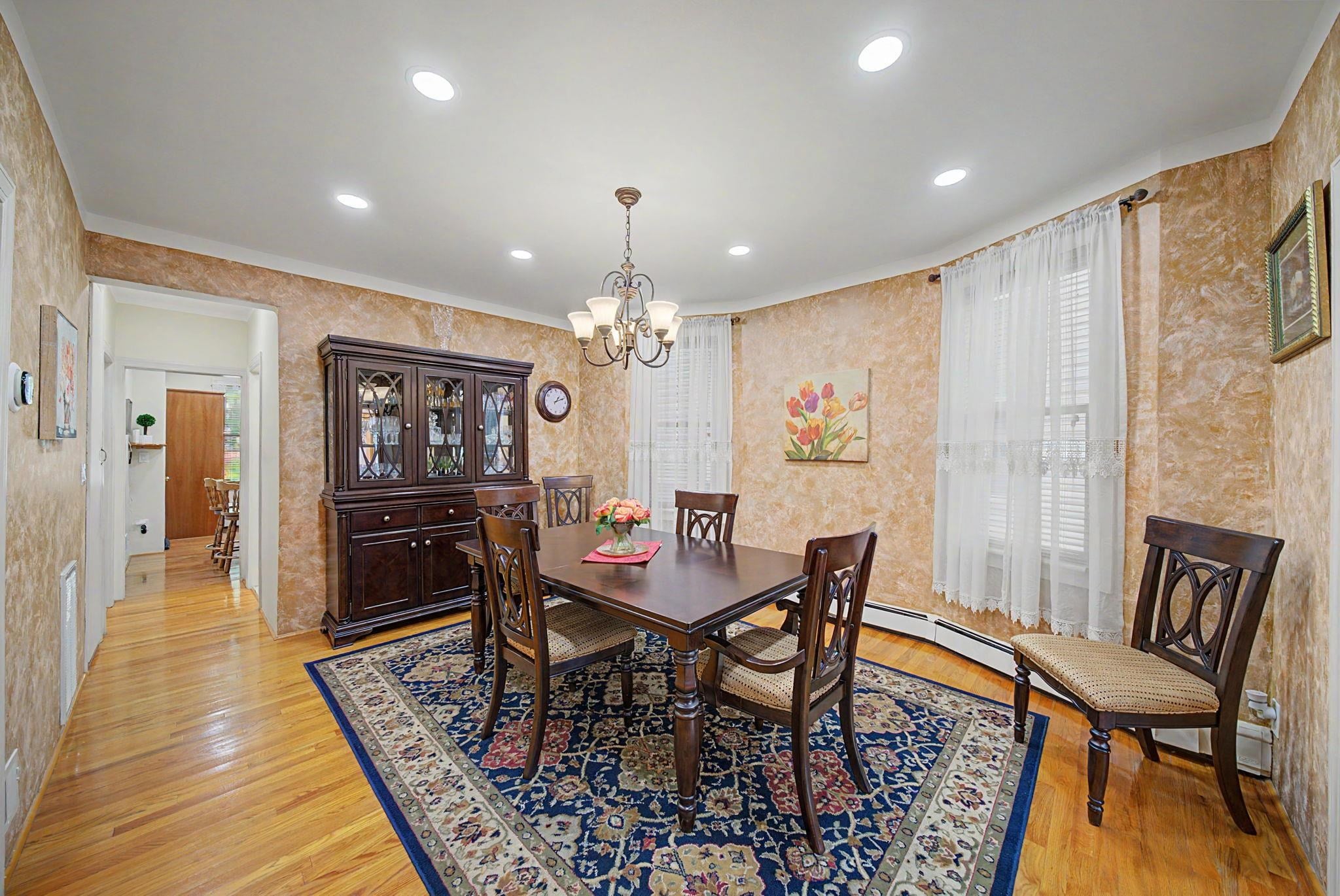 93 W 15TH ST