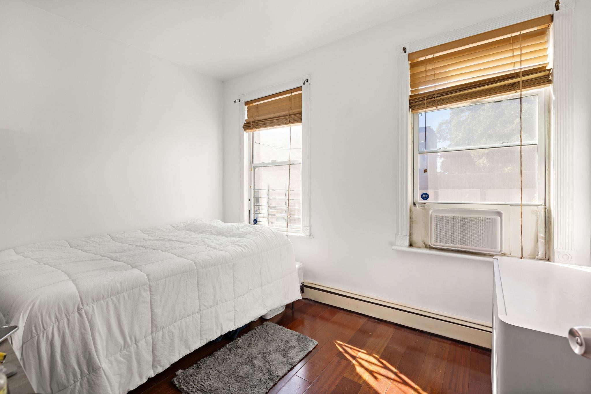 Search Homes 3 36 PERRY ST