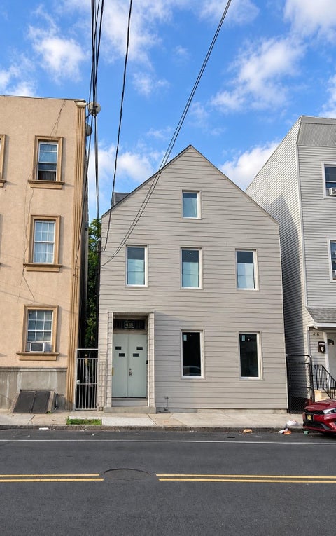 Apartment For Rent - 418 Walnut St<br/> Newark, NJ 07105