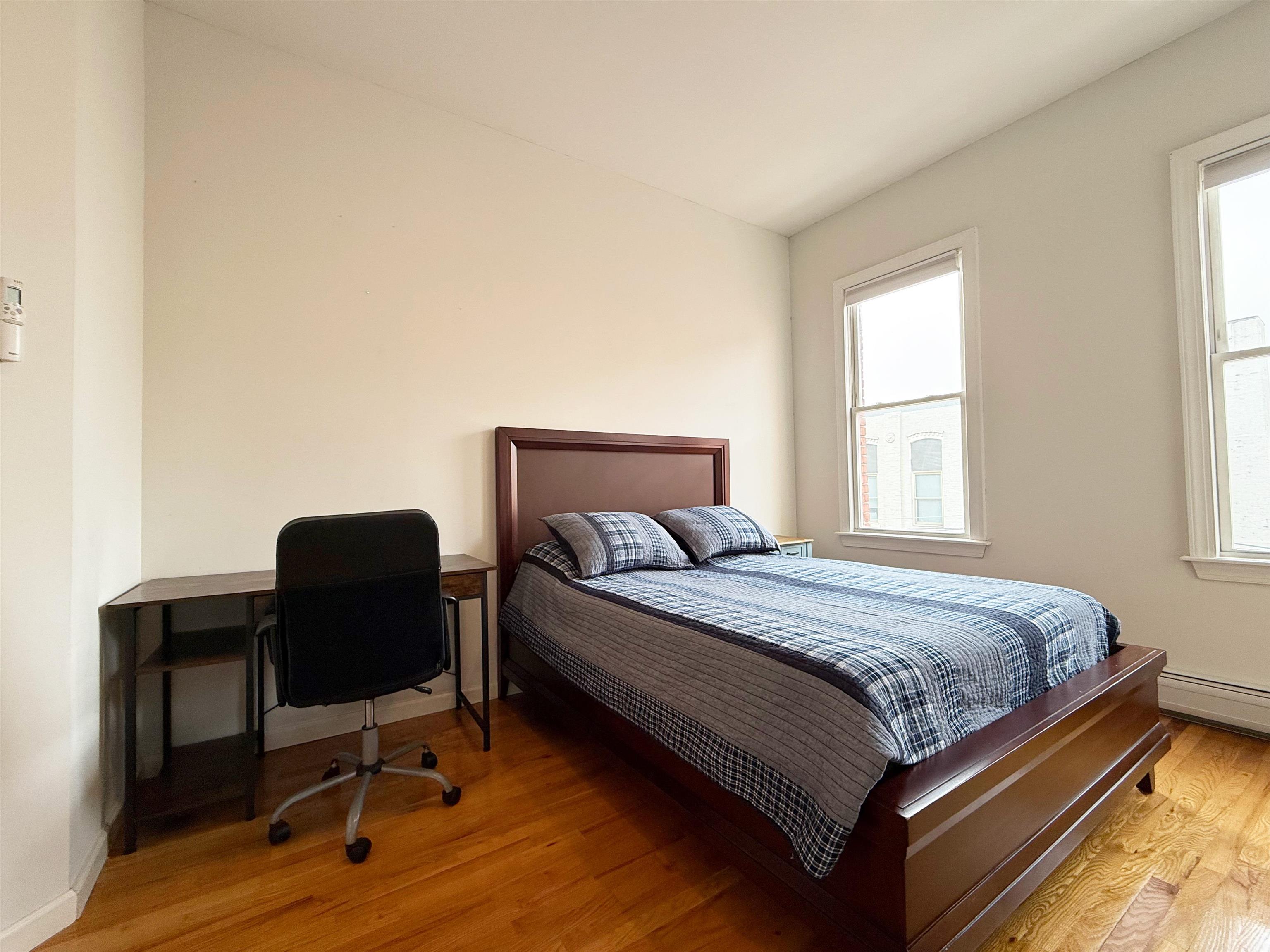 358 3RD ST 4L