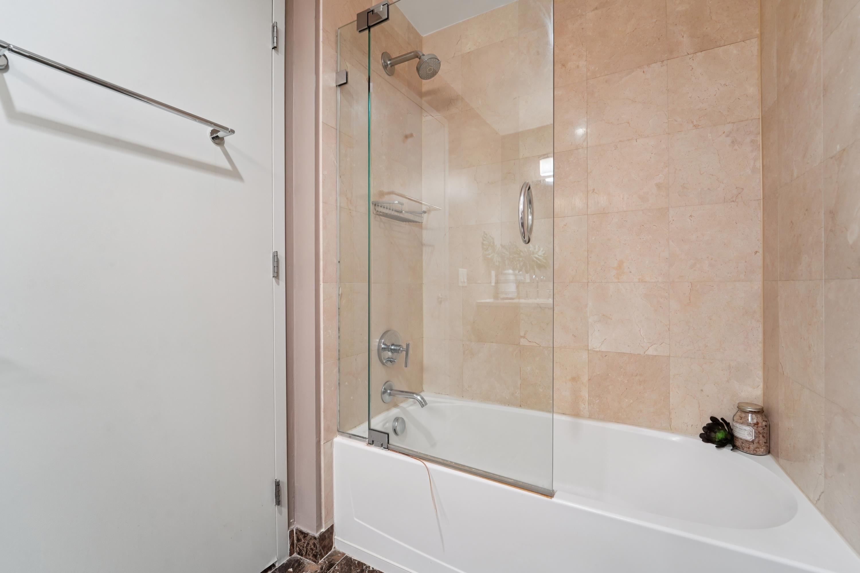 389 Washington St #21A, Jersey City, New Jersey image 18