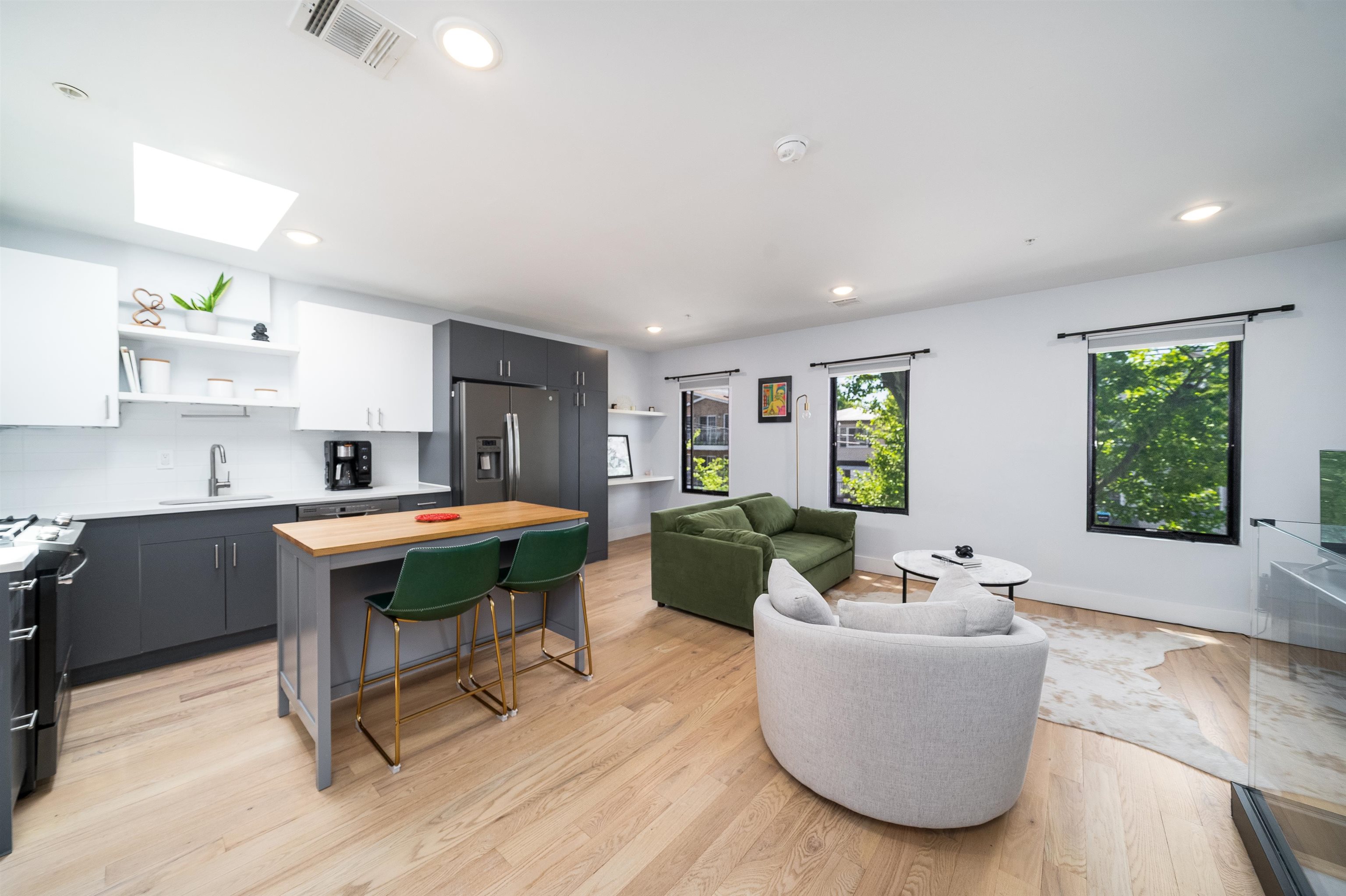 20 Jewett Ave #2, Jersey City, New Jersey image 2