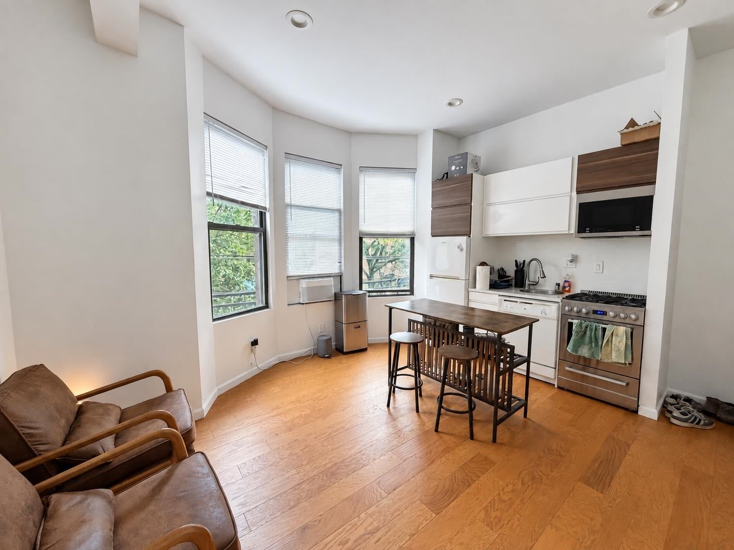 193 OGDEN AVE 2E