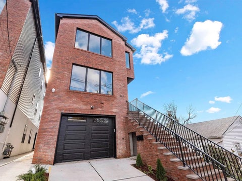 Multifamily For Sale - 201 Lincoln St<br/> Jersey City, NJ 07307