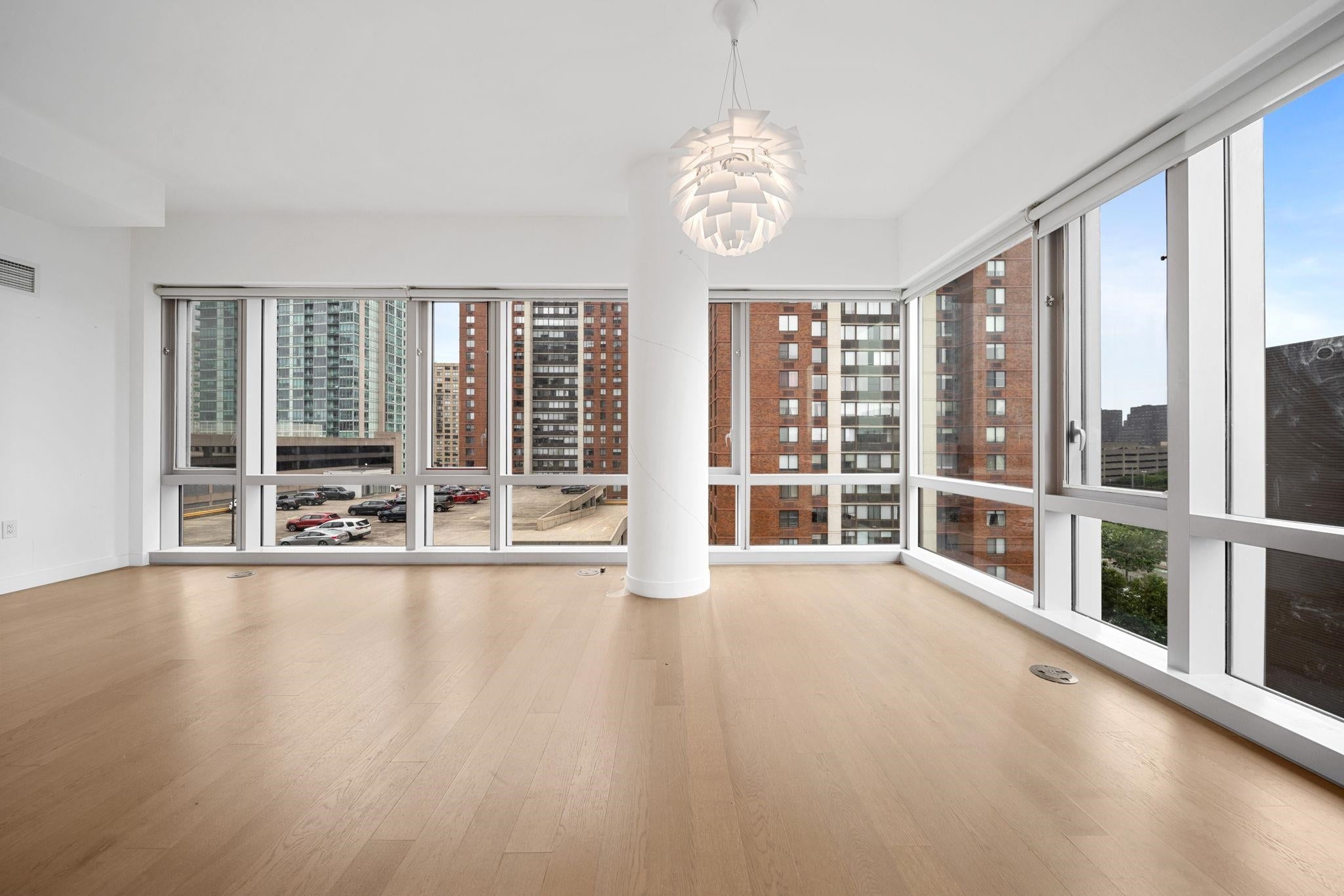 75 PARK LANE SOUTH 1212