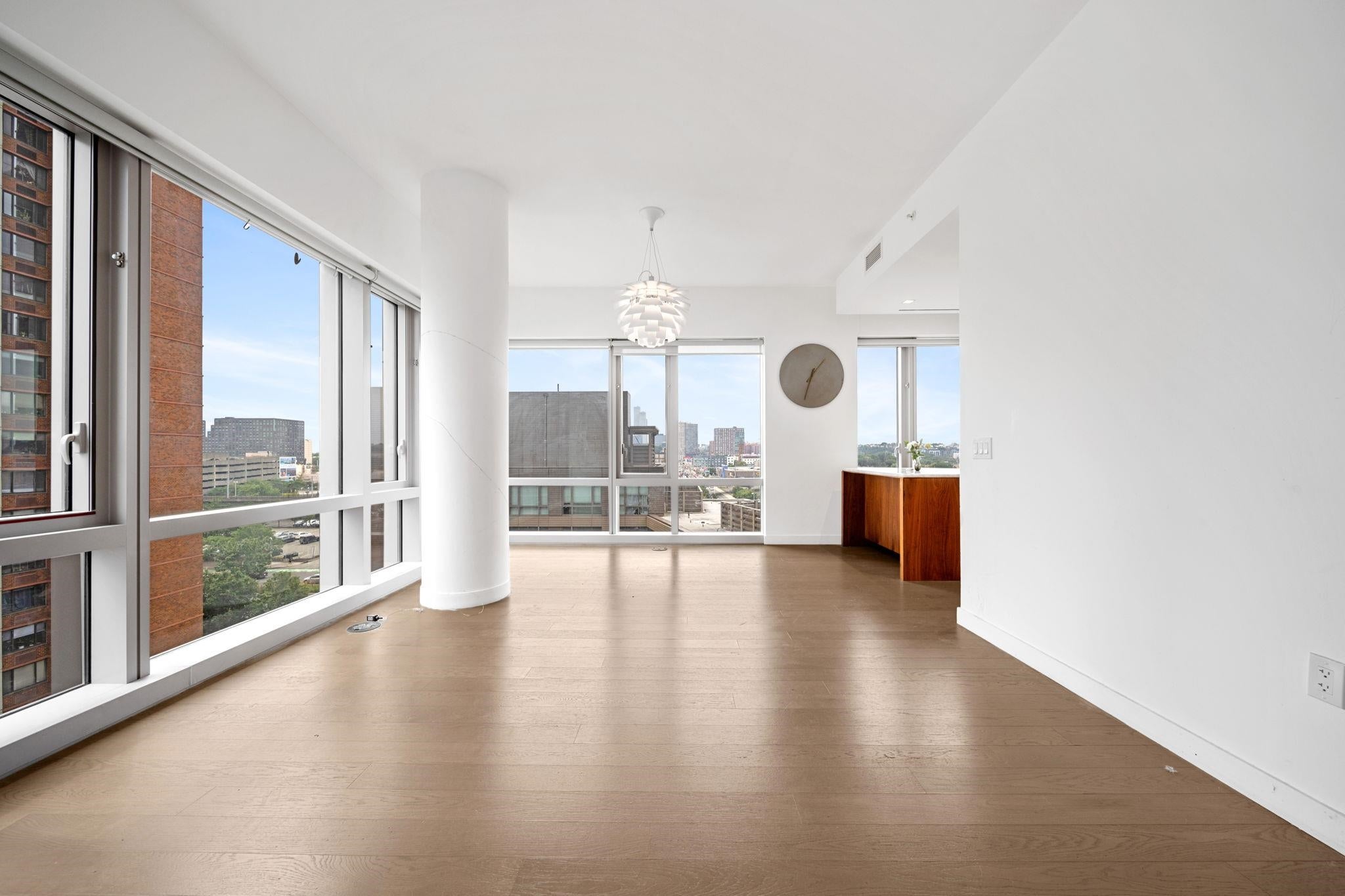 75 PARK LANE SOUTH 1212