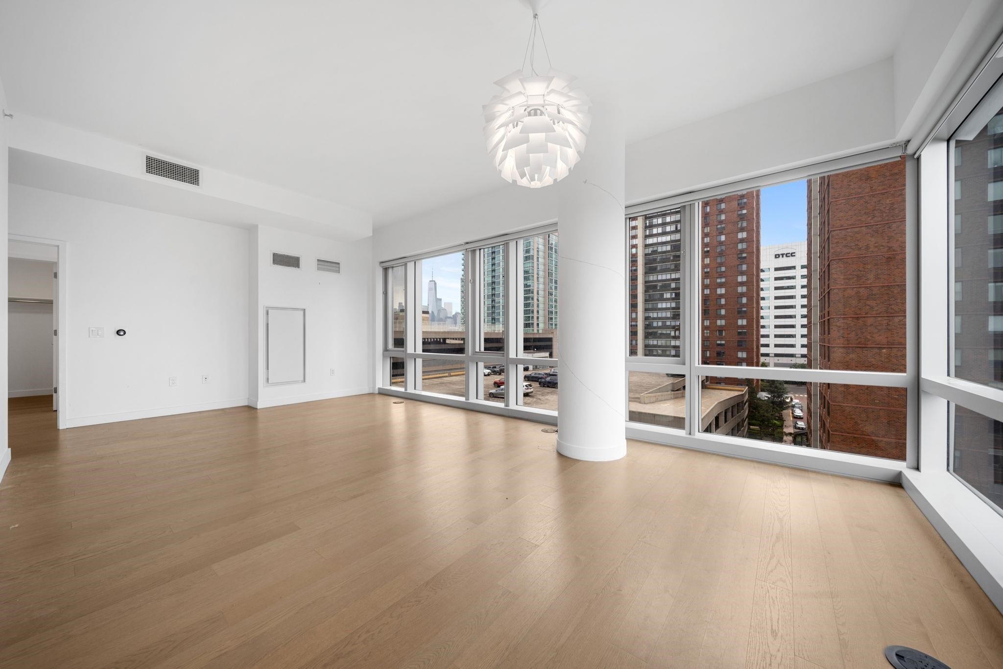 75 PARK LANE SOUTH 1212