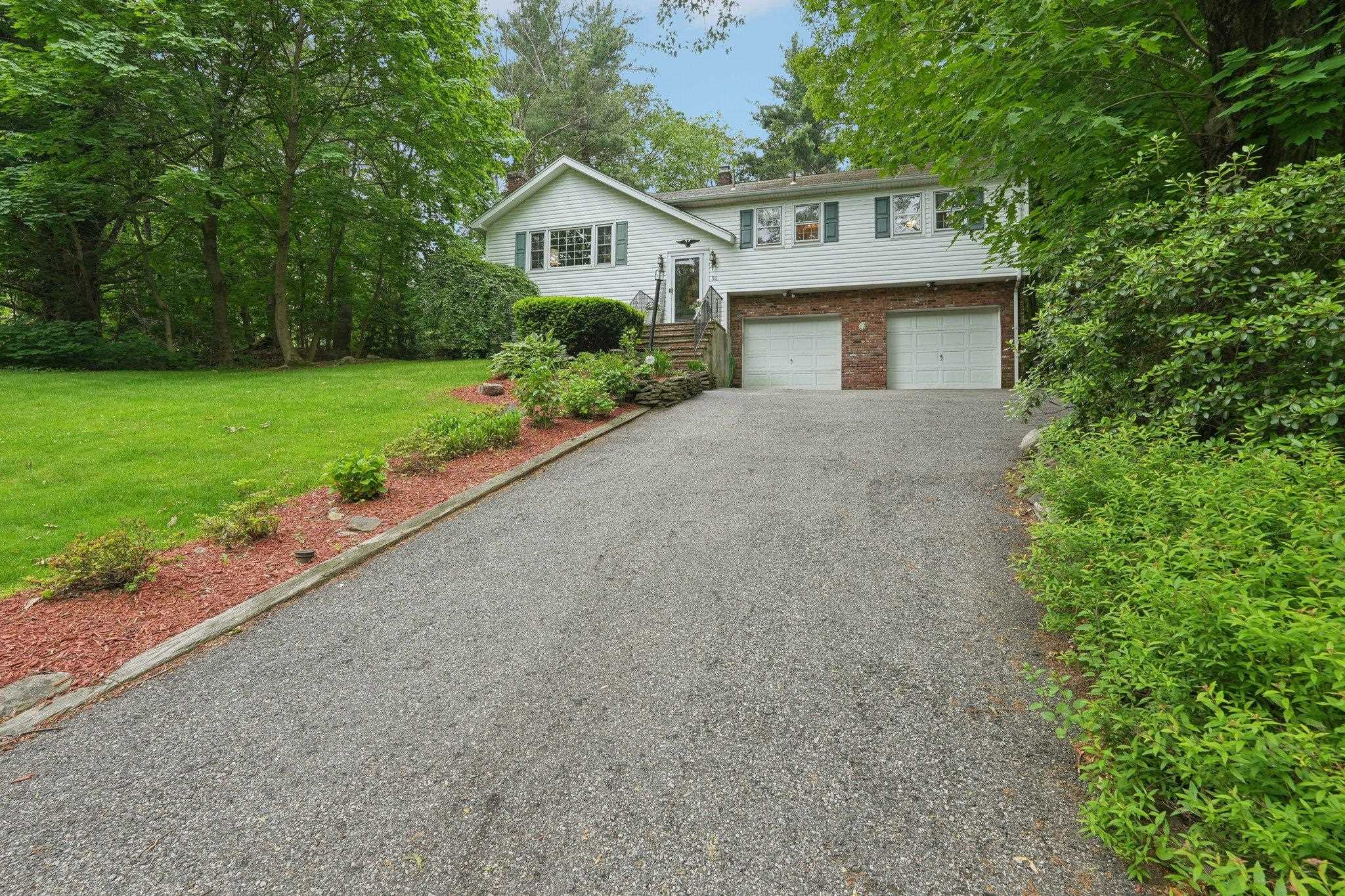 56 Bradrick Lane, West Milford, New Jersey image 2