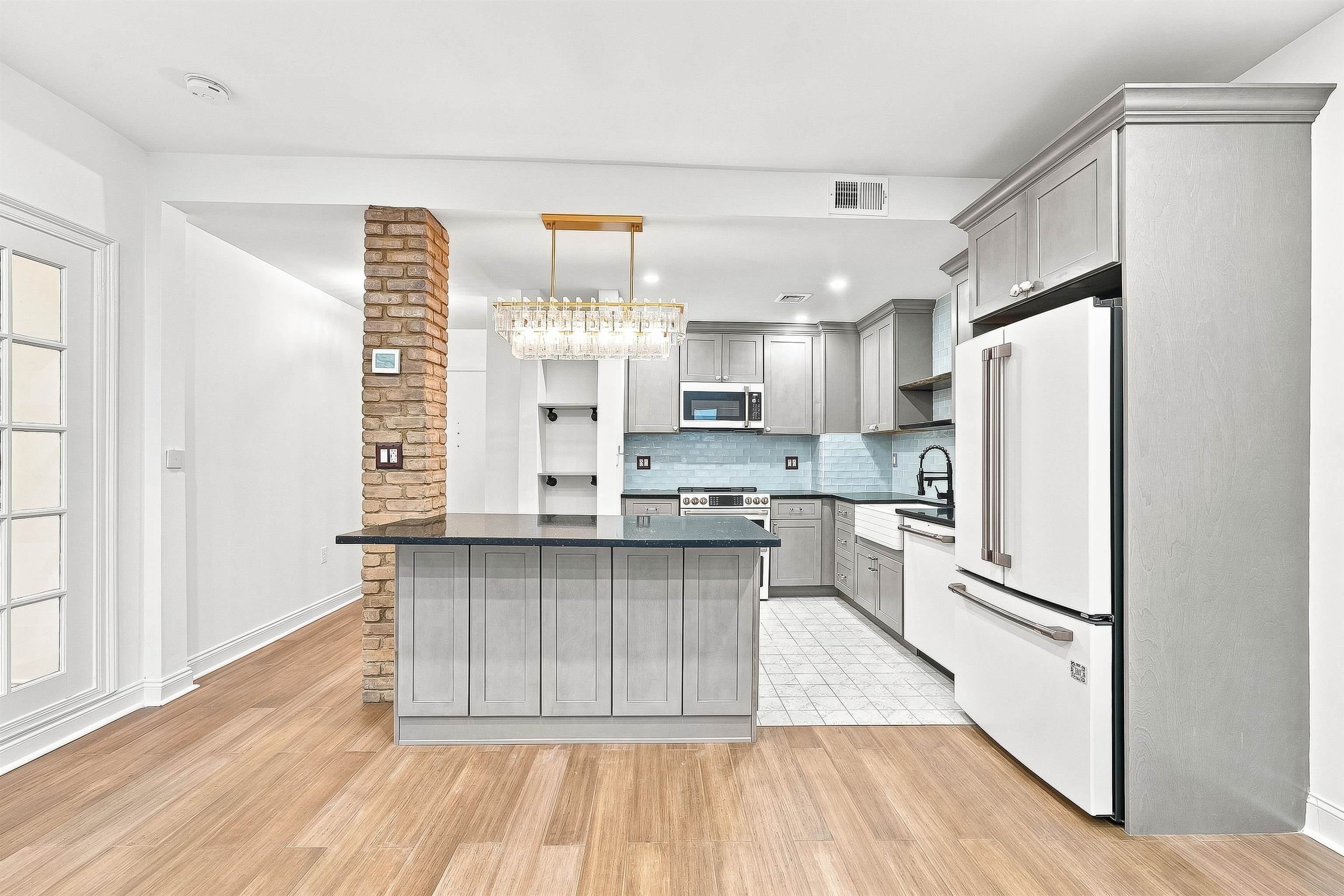 Search Homes 4 110 SHEARWATER CT EAST 33