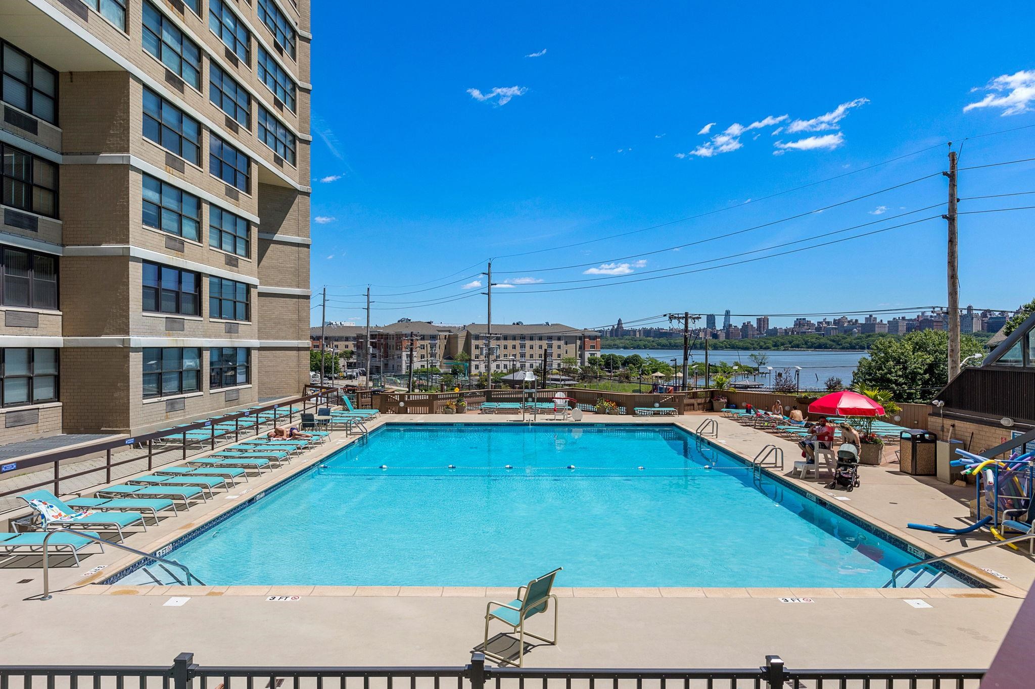 7004 Blvd East #40G, Guttenberg, New Jersey image 17