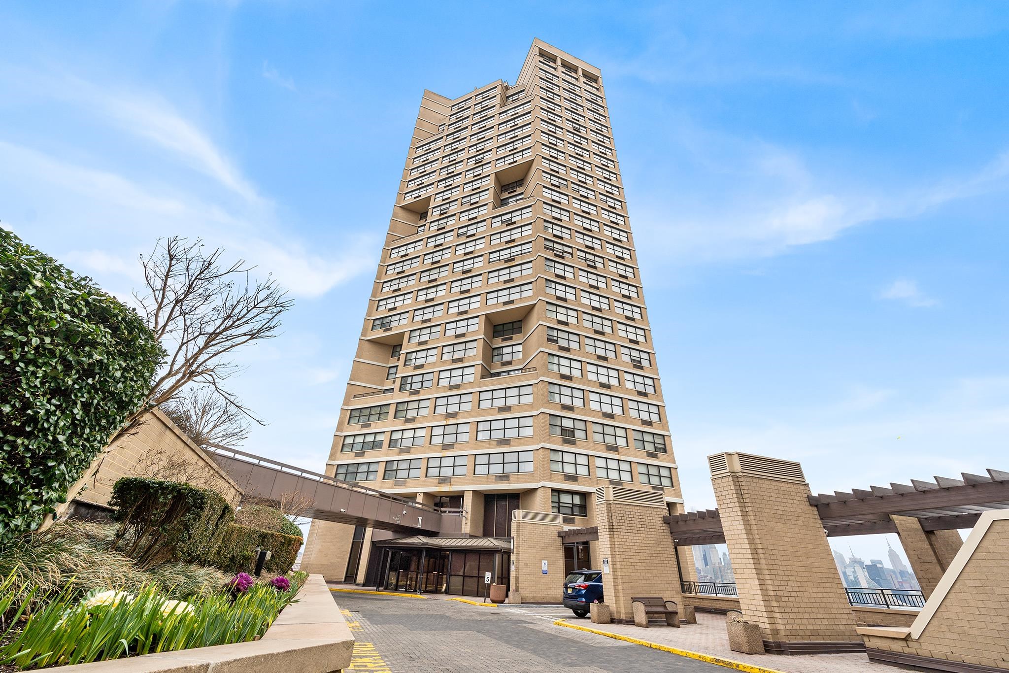 7002 Blvd East #29H, Guttenberg, New Jersey image 2