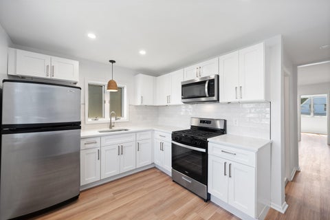 Homes For Rent - 121 West 12th St #2<br/> Bayonne, NJ 07002