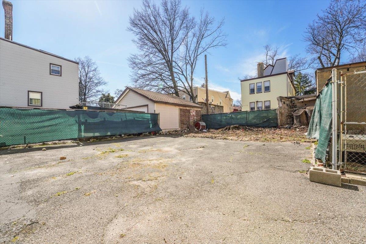 141 Brookdale Ave, Newark, New Jersey image 25