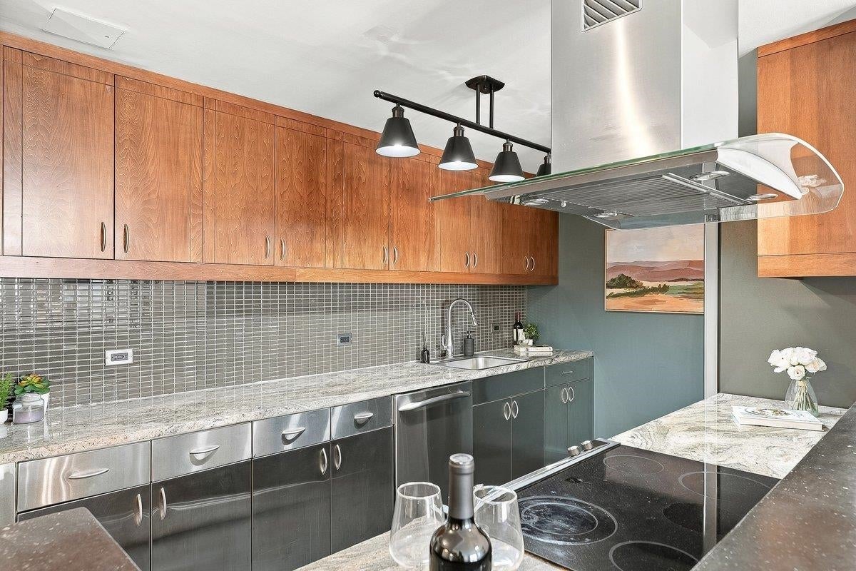 Search Homes 4 2 CONSTITUTION CT 701