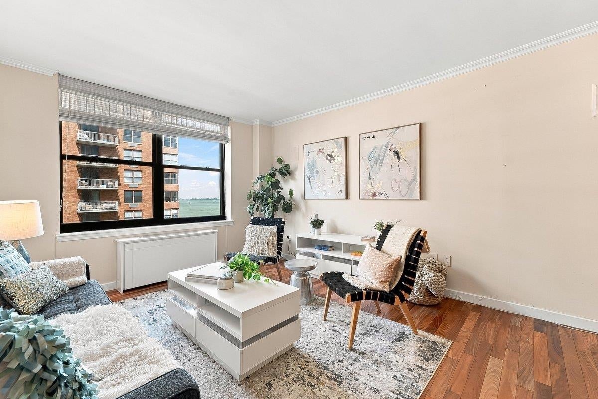 Search Homes 1 2 CONSTITUTION CT 701