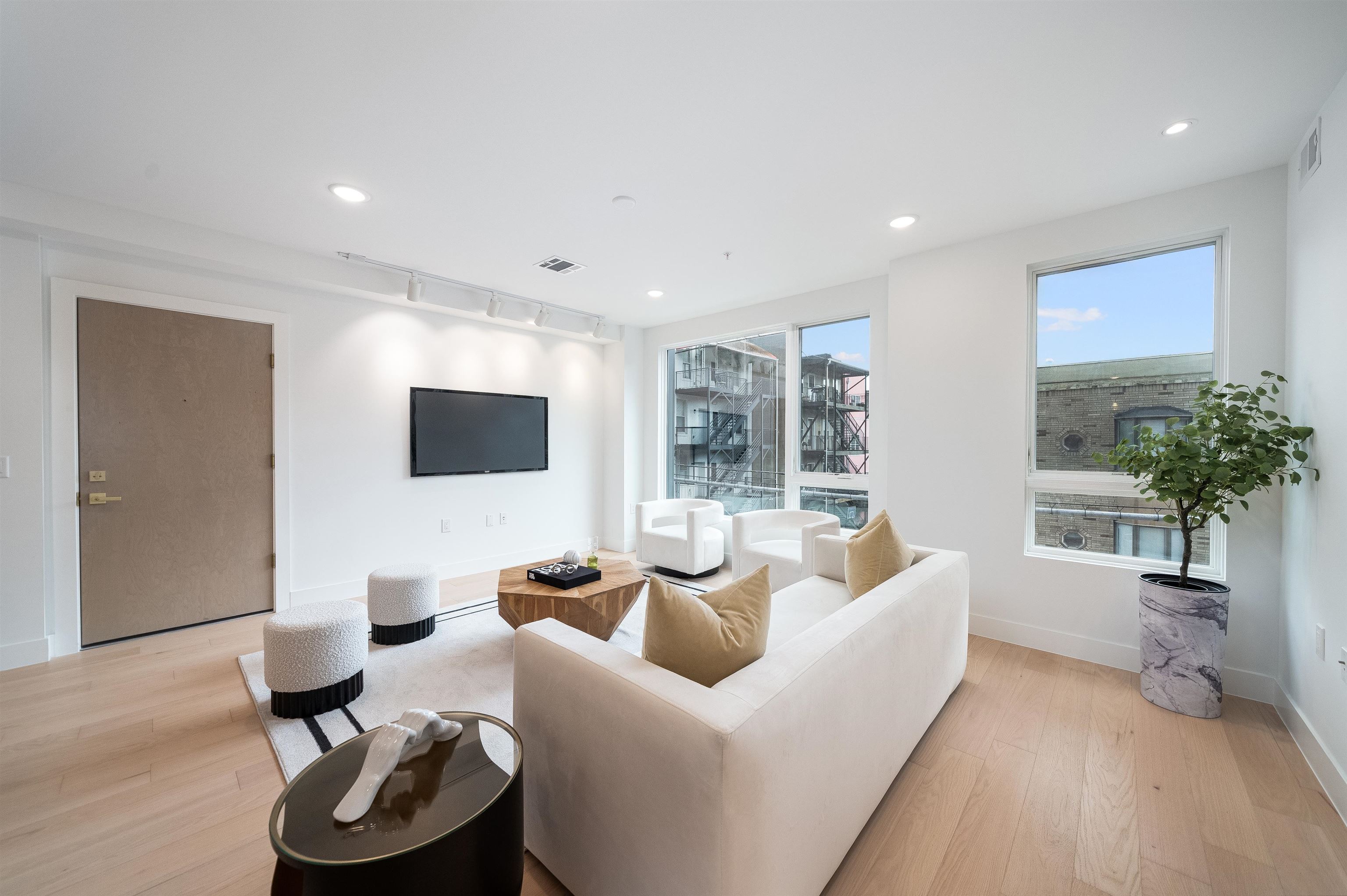 504 2nd St #3W, Hoboken, New Jersey image 3