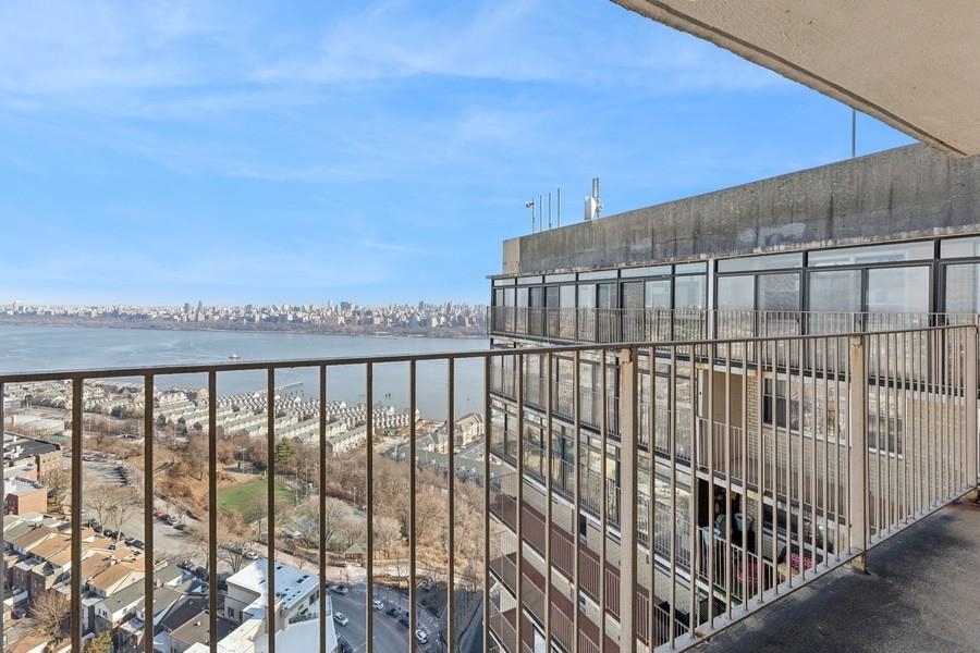 6040 Blvd East #PH 34L, West New York, New Jersey image 5