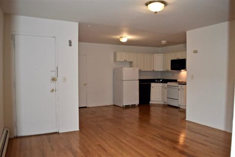 Apartment For Rent - 1040 Willow Ave #10B<br/> Hoboken, NJ 07030