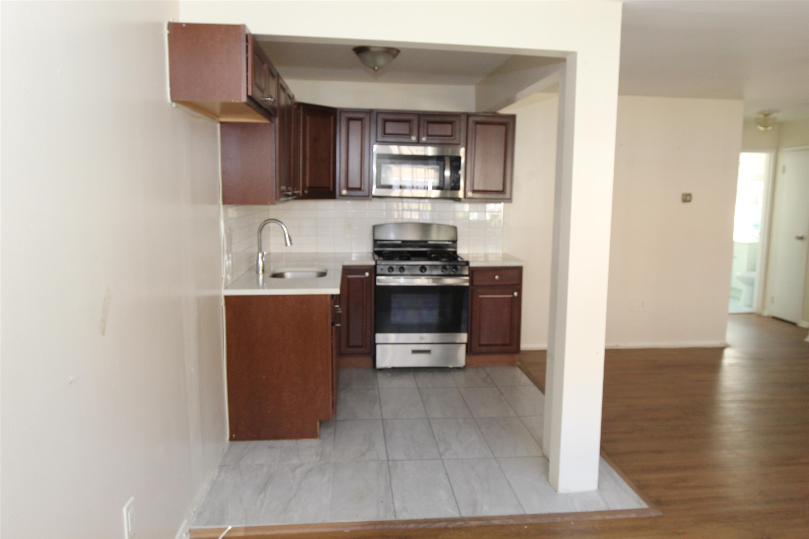 5800 Broadway #16, West New York, New Jersey image 4