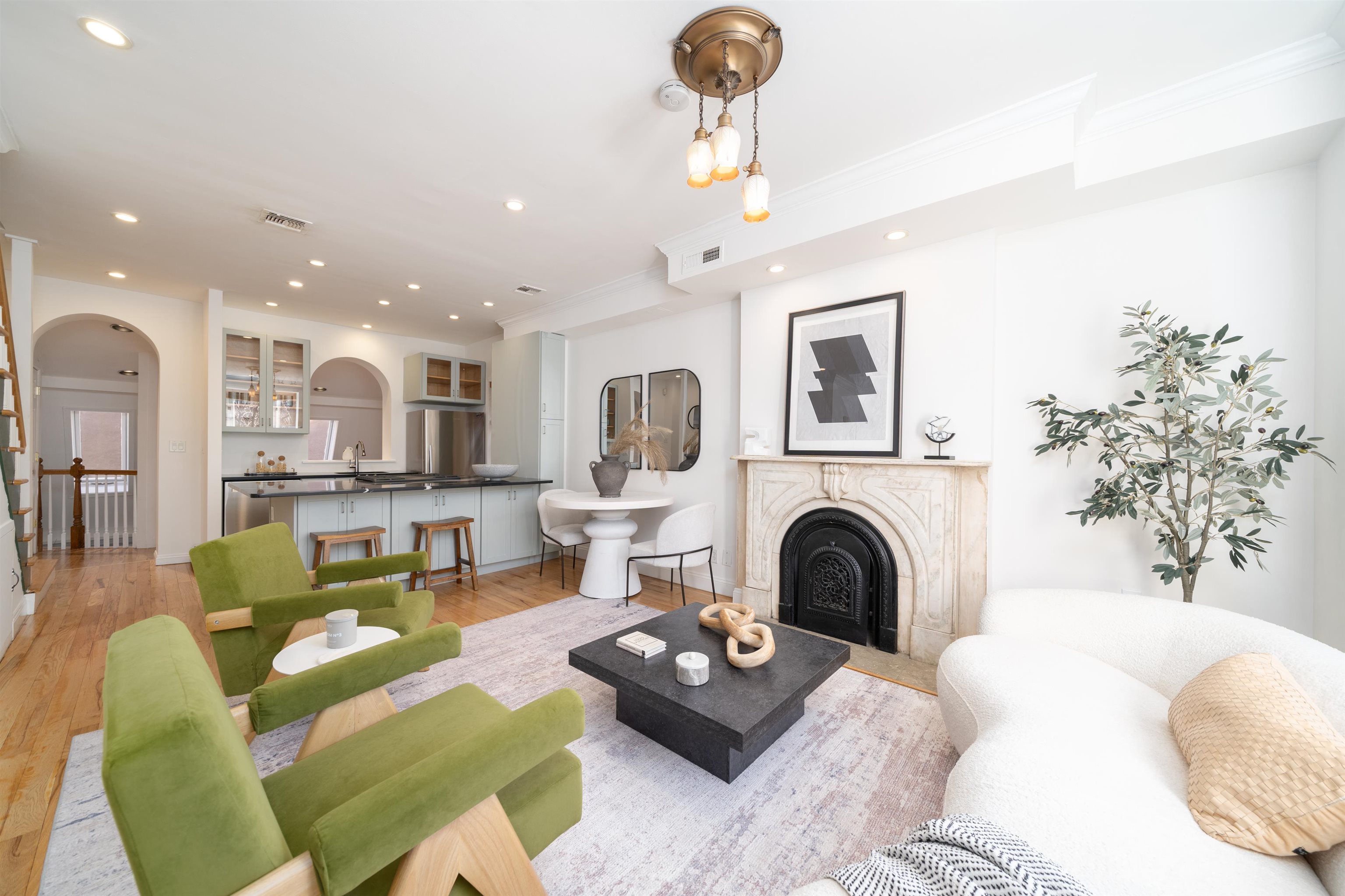 176 Coles St, Jersey City, New Jersey image 1