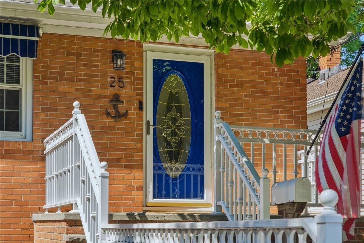 25-27 6TH ST