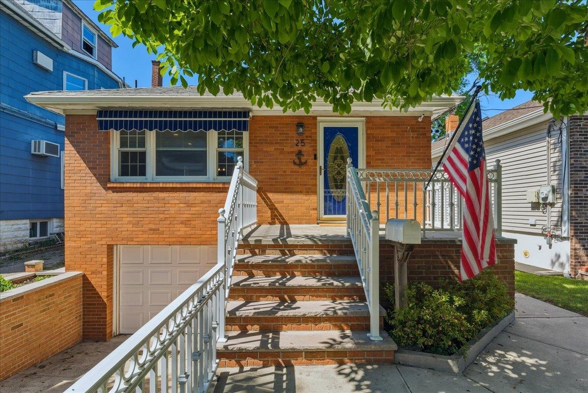 25-27 6TH ST