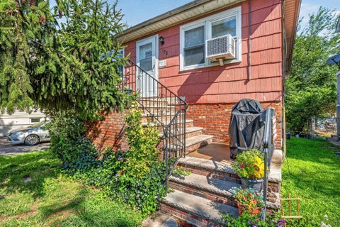 Multifamily For Sale - 176 Meadow Lane<br/> Secaucus, NJ 07094