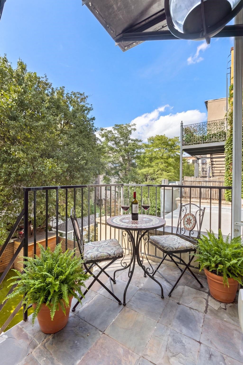 116 BLOOMFIELD ST 2