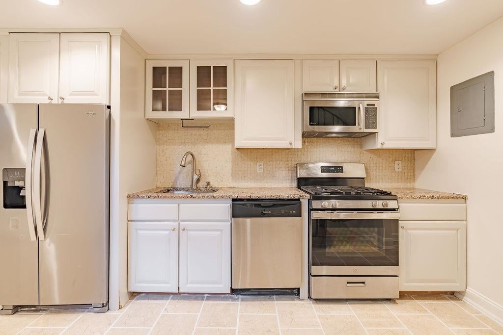 234 6TH ST 2
