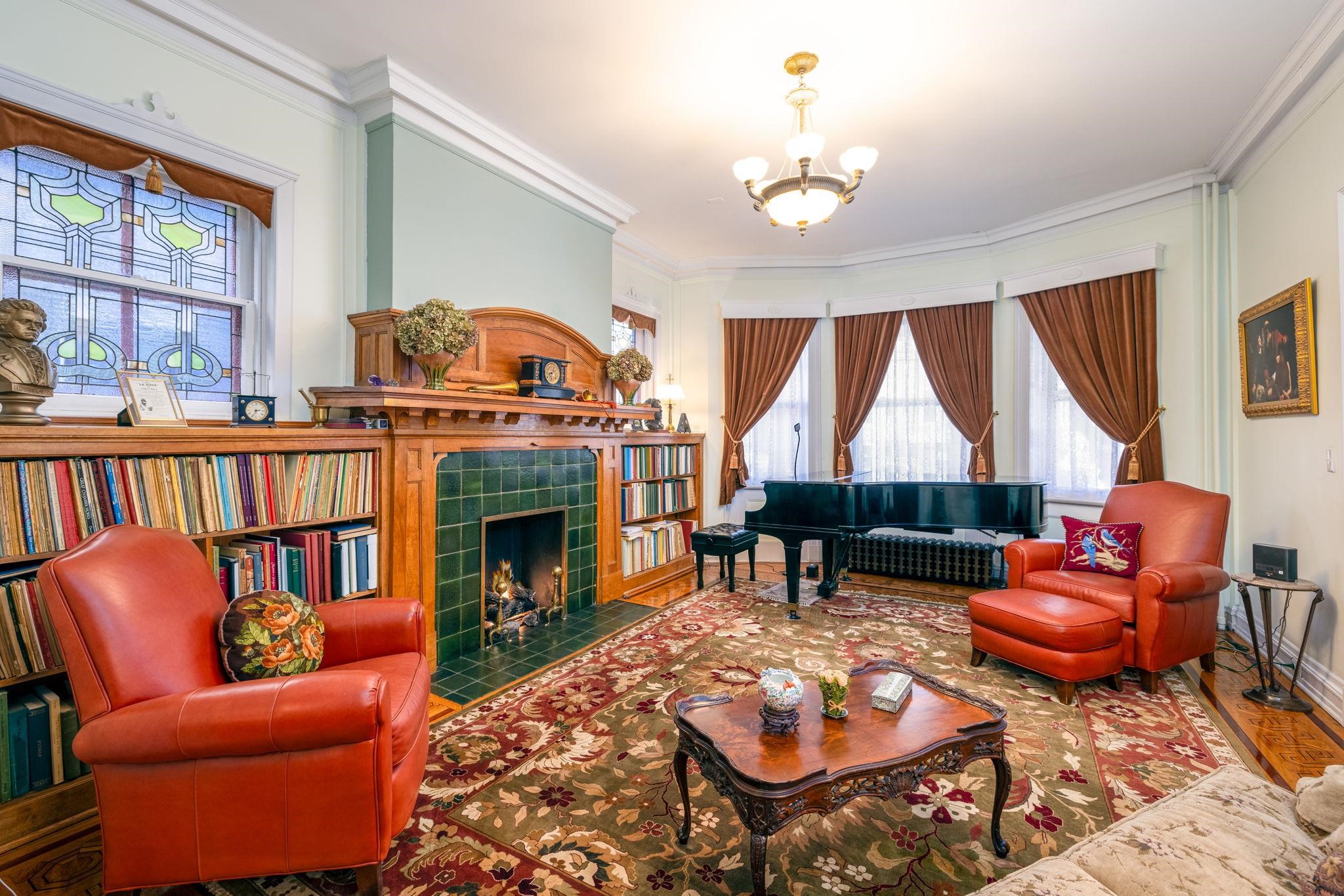 895-2f SUMMIT AVE