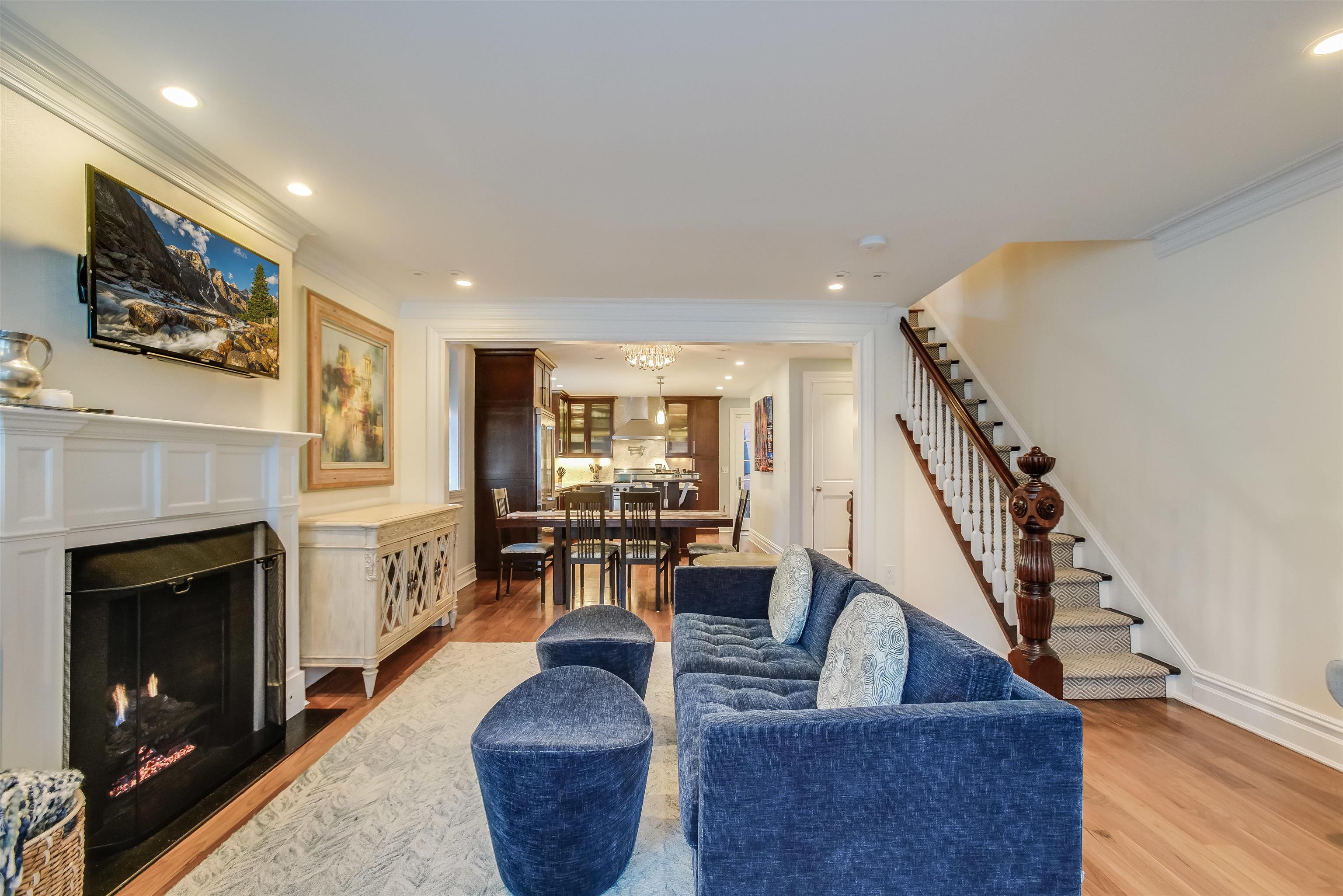 1141 PARK AVE
