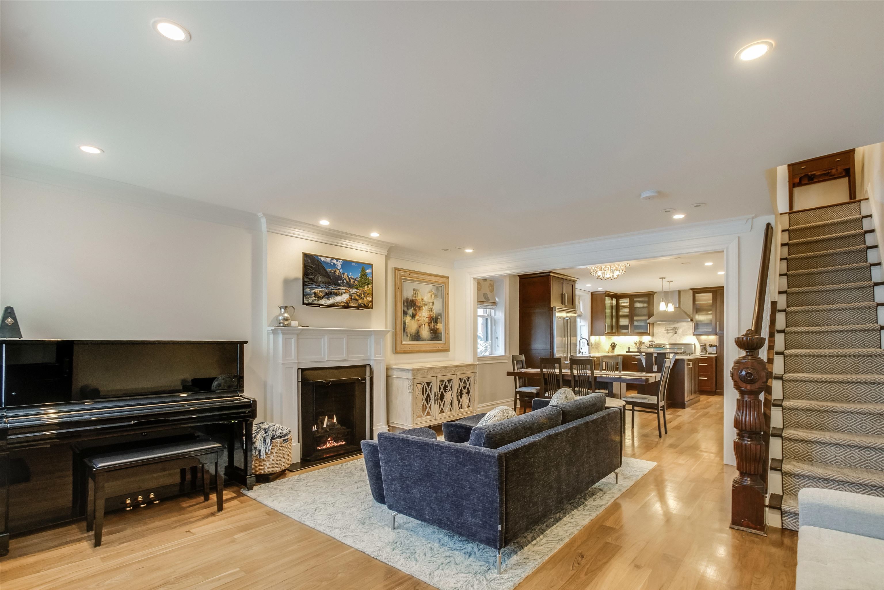1141 PARK AVE