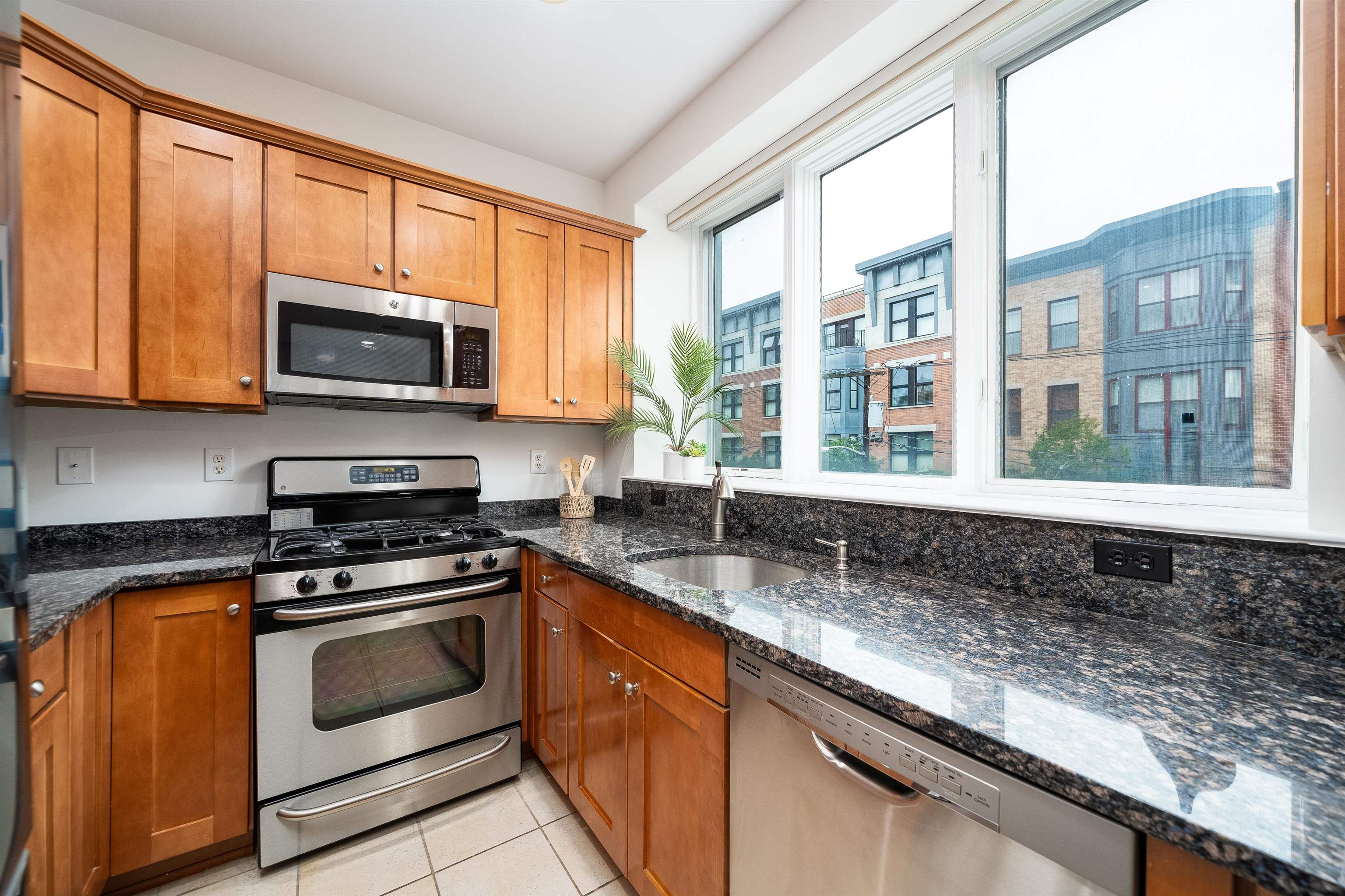 612 Adams St #3, Hoboken, New Jersey image 3